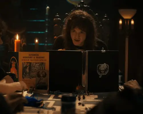 Wie groß ist Joseph Quinn? Fremder Things -Fob ist überraschend kürzer als seine gemunkelte Freundin Alicia Davis