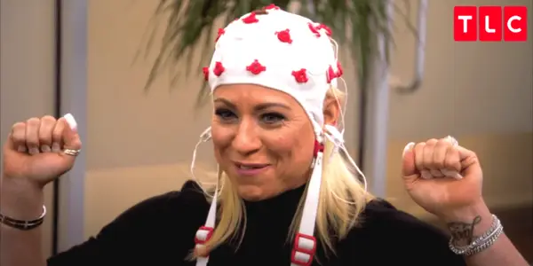 Jaka jest wartość netto Theresa Caputo? Oto, jak bardzo gwiazda „Long Island Medium” robi dzięki jej psychicznej lekturze