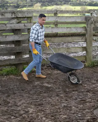 Wer sind Marcus Shobergs Eltern? The Bachelorette -Star wirft Licht auf seine Pflegekämpfe