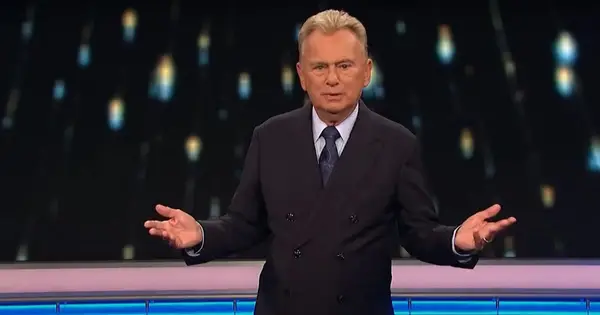 Czy Pat Sajak naprawdę uniknął zawodników wyższych od niego na „Wheel of Fortune”? Prawda stojąca za plotkami