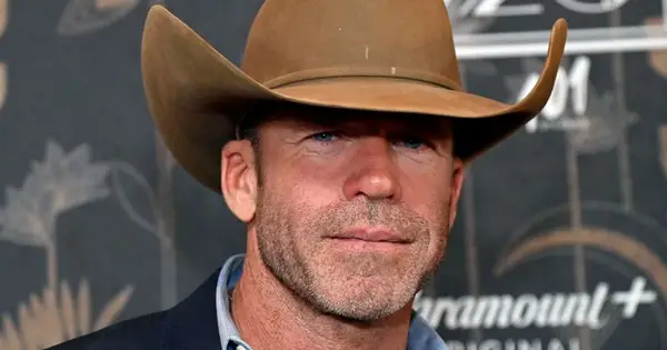 Jaka jest wartość netto Taylor Sheridan? Twórca „Yellowstone”, który kiedyś mieszkał w namiocie, jest teraz właścicielem nieruchomości 350 mln USD
