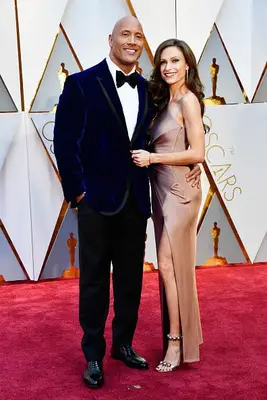 Dwayne Johnson Hearts Lauren Hashian: Pár, který předefinuje lásku, a dává každému z nás naději