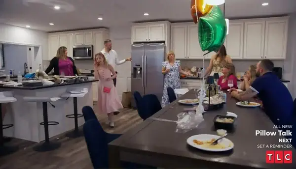 Ich liebe einen Mama's Boy -Star Janelle McAloon hat genug von Schwiegermutter Tina, als sie eine Linie zieht