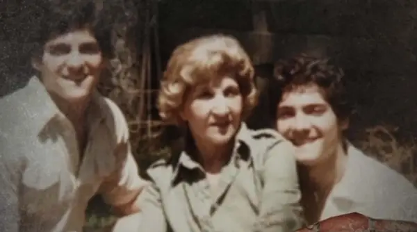 Wer sind Grant Cardones Eltern? Undercover Milliardaire -Star spricht über seine Eltern, seinen Tod und seinen Drogenmissbrauch