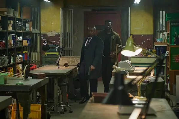 Gangs of London Episode 1 Teil 2: Warum hat Ed Dumani Finns Fahrer Jack getötet und wie Selbstmord aussehen lassen?