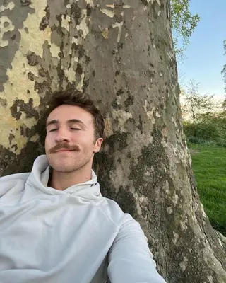 (Instagram/@jeremybeloate