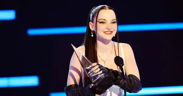 Was ist mit Dove Camerons Vater passiert? Sänger drängt nach weniger Stigma, während sie Licht auf die „Selbstmord“ der Vergangenheit wirft