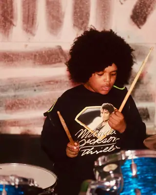 Kurš ieteica “agt” uz ceļojumu? Simons Kovels atgādina, kā viņš dzirdēja par 9 gadus vecu dziedātāju