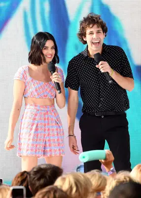 Salário e imóveis de David Dobrik: eis como ele comprou o lindo luxo US $ 9,5 milhões em mansion