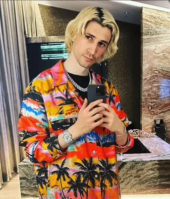 Qual é a altura de Konvy? O controverso streamer recebeu críticas por usar o N-Word durante a transmissão ao vivo