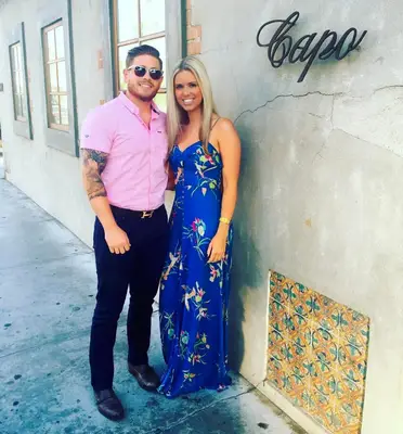 Treffen Sie Leah Munch, Larry Caputo Jrs Frau, während sie 'Märchen' Moment mit Theresa Caputo teilt