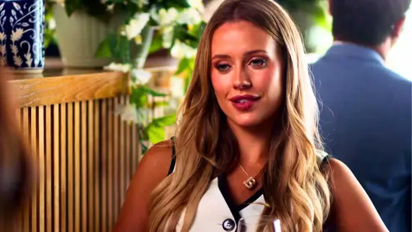 'Christmas in the Spotlight' Review: Taylor Swift-Travis Kelce-geïnspireerde rom-com is een must-horloge