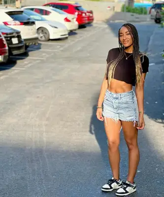 Wer ist Monica Davis? Treffen Sie Love is Blind Staffel 7 -Kandidat, der erstaunlichen Verrat überwand