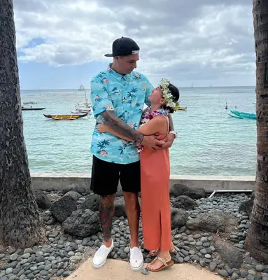 Tristyn and Kamohai Kalama met each other for the first time in a substance abuse center (Instagram/@kamohaiandtristyn)