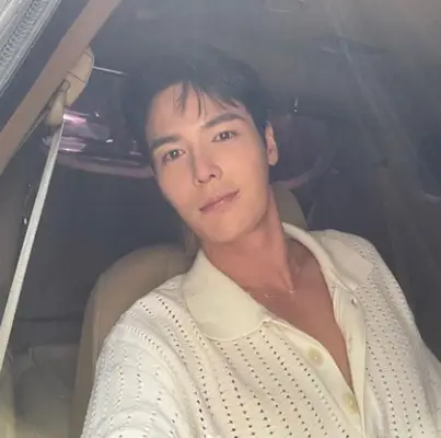 Song Ji-Hyuk is from Supernova (Instagram/ Song Ji-Hyuk ) 