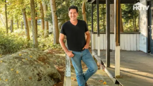 The box is created by Jason in an alternate reality and works on the principal of Schrödinger