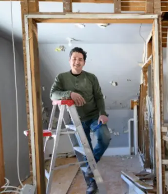 “Lauku mājas fiksētājs: nometnes atjaunošana” beidzot tika atklāta