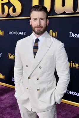 Hvor høj er Chris Evans? Skuespiller er ikke højest blandt Star -rollebesætningen af ​​MCUs Avengers -franchise