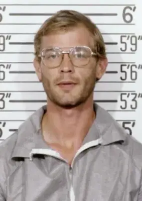 ジェフリー・ダーマーの身長はどれくらいでしたか？悪名高い連続殺人犯のほとんどすべての犠牲者は彼と同じ高さでした