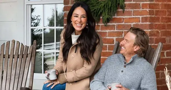 Què és el valor net de Joanna i Chip Gaines? Com la parella de fixador superior va guanyar una demanda d'1 milió de dòlars