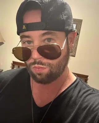 Hvem er Hunter Thore dating? 'My Big Fat Fabulous Life' -stjernen Glenn Thore Shades Son's Dating Life for å få ham til å gå glipp av bestebabene