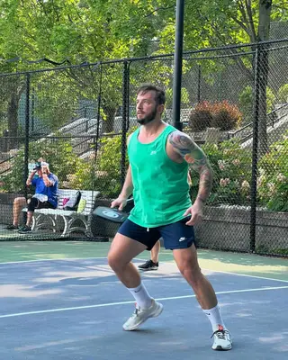 Wer ist Bohdan Olinares? Love is Blind Staffel 7 -Sterne in heißem Wasser über Missbrauchsansprüche vor der Netflix -Premiere