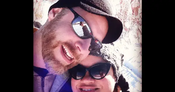 Kdo je manžel Kim Myles? Seznamte se s HGTV 'Battle of the Bling' hostitelův grafický designér manžel