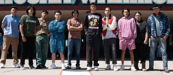 Recensione di Rez Ball: il dramma da basket di benessere di Netflix è molto più di un semplice film sportivo