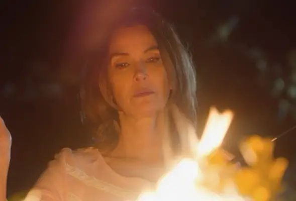 Kaip transliuoti žudiką viduje: Rūtos Finley istorija “? Viskas, ką reikia žinoti apie Teri Hatcherio filmą