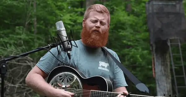 Čisté jmění Olivera Anthonyho: Od snížení 8 milionů dolarů do „domova“ v hodnotě 750 $