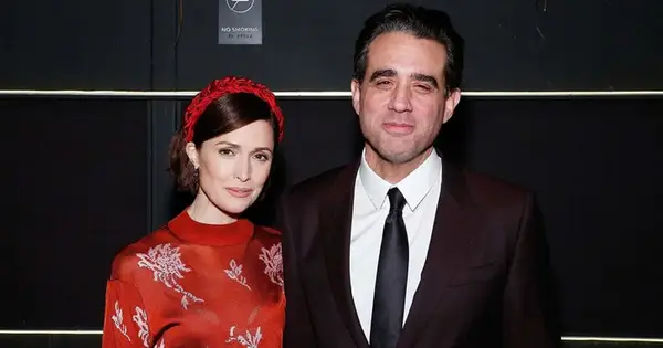¿Cuál es el patrimonio neto de Bobby Cannavale? Rose Byrne y su compañero querían darle a su pueblo de 1899 un toque moderno