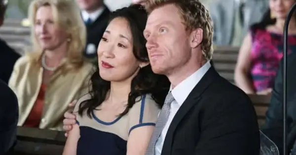 „Gray's Anatomy” sezon 17 Odcinek 1: Owen mówi, że zdradził Cristinę, gdy ją nienawidził, fani mówią, że „nigdy jej nie zasłużył”