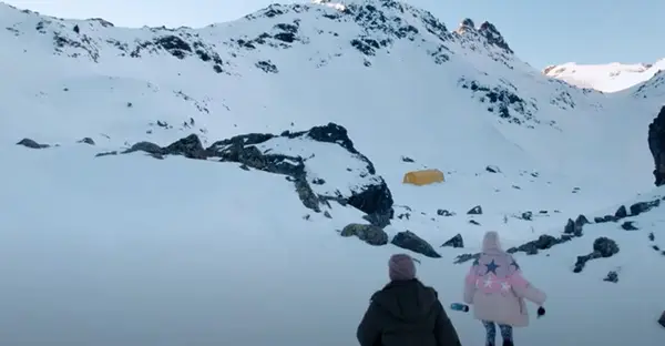 Inside Netflix Show Anthracite: Secretos de la ubicación de filmación perfecta de la secta en el principal destino turístico de Francia