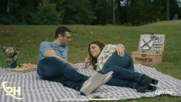 Recenzja „The Man With My Hail's Face”: Generic Mystery Thriller Falls Flat z przewidywalnym zakończeniem