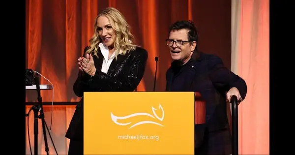 Was ist Tracy Pollans Vermögen? Die Schauspielerin sagt, dass Optimismus inmitten von Ehemann Michael J Fox 'Kampf gegen Parkinson hart sein kann