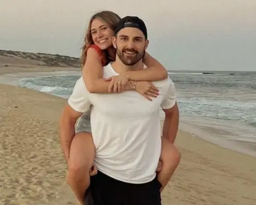 The Bachelor Alum Mykena Dorn rührt das Geschwindigkeitsgeschwatter mit den jüngsten Beiträgen auf