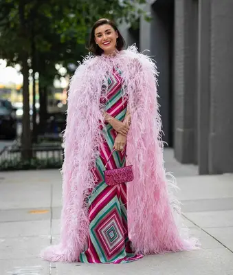 Wie viel kostet Bronwyn Newports herzförmiges Mantel? 'Rhoslc' Staffel 5 Star Dons Limited Edition Saint Laurent Fur