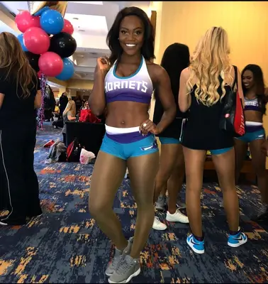 'Love is Blind' Temporada 6: Qui és Amber Desiree? NC Realtor busca un soci amable i empàtic