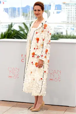 Netflix '' to the Lake ': Treffen Sie Viktoriya Isakova, Kirill Käro und Rest der Besetzung der russischen Science-Fiction