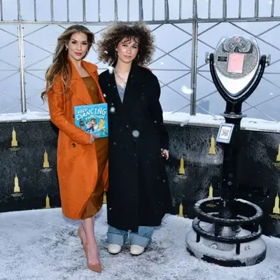 Weslie Fowler의 생물학적 아버지는 누구입니까? Sytycd의 Allison Holker는 전직 Fiancé에서 헤어진 후 Stephen 'Twitch'보스와 함께 딸을 키 웠습니다