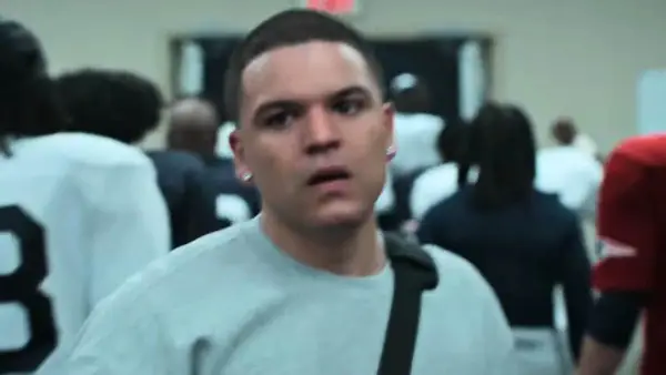 Hat Aaron Hernandez Jeff Cummings wirklich angegriffen? Faktenprüfung der Bombe der amerikanischen Sportgeschichte