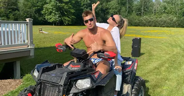 Rob Gronkowski and girlfriend have been dating for 8 years (gronk/ Instagram)