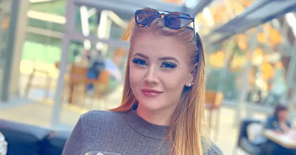 Nurfans Model Belle Grace rettet das Leben des Menschen, nachdem er während des Röntgenaufrufs etwas Gräblers bemerkt hat