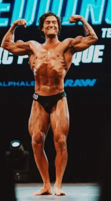 Wie groß ist Jesse James West? Fitness YouTuber ist nur ein Zentimeter kürzer als der legendäre Bodybuilder Ronnie Coleman