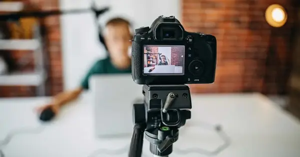 Ronnie McNutt tragiškas paskutinis įrašas pasidalino minutėmis prieš tiesiogiai transliuojančią savižudybę buvo pagalbos ir meilės šauksmas