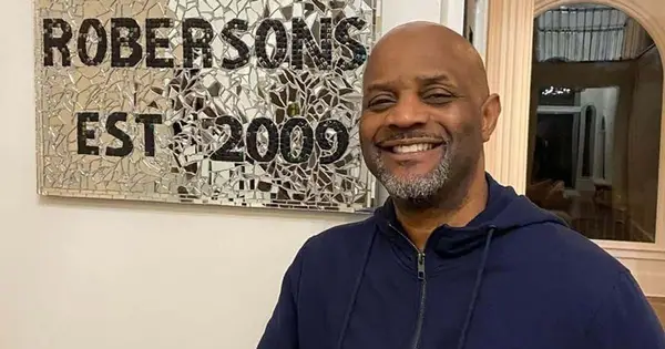 Wer ist Pastor Calvin Roberson? Alles über MAFS -beziehungsexperte, der Paare durch ihre Probleme coutiert