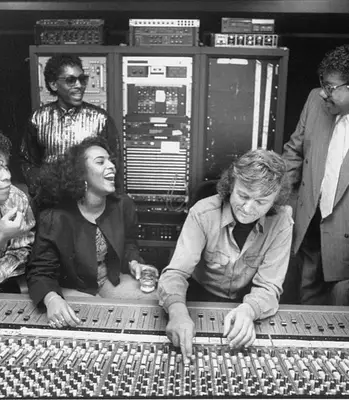 Reason behind Chinya Onyewenjo and Frank Farian