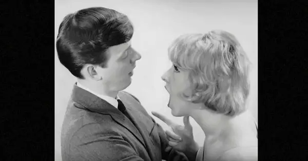 Questo è folle: Internet reagisce quando la donna espone un fidanzato traditore su tiktok