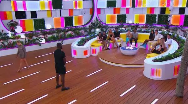 Chi è Josiah Roebuck? La stagione 6 di Love Island USA bilancia le carriere come ingegnere e agente immobiliare