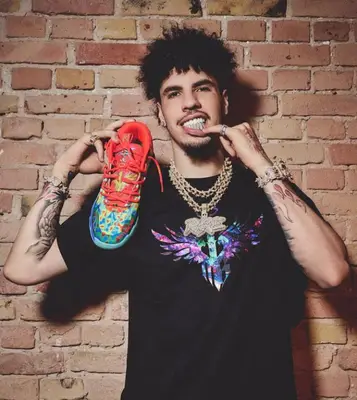 Wie groß ist Lamelo Ball? Fans vergleichen Hornets Player 'Höhe und Gerichtspräsenz mit Magic Johnson